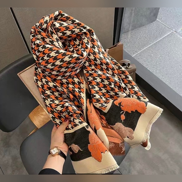 Fringe Scarf - Picture 2 of 6